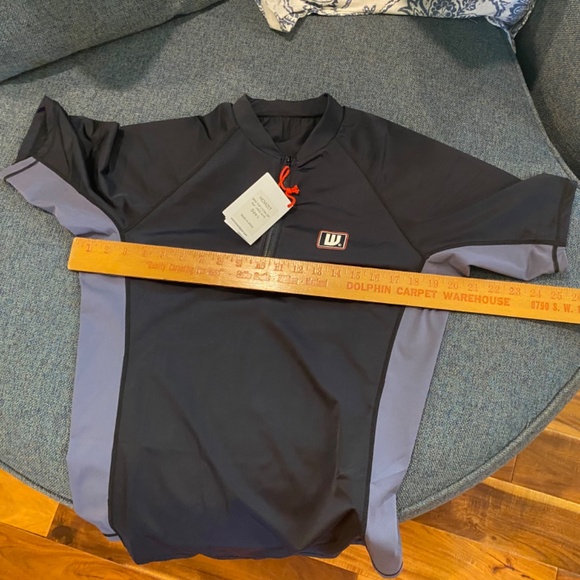 NWT Howzit L Slim Lycra Zipper Short Sleeve Sun Swim 50 UV Rash-guard Surf, Bike - Picture 4 of 8
